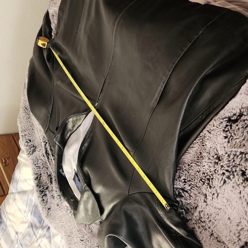 Leather jacket - Picture 5 of 6